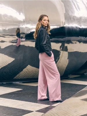 Reserved - Luźne spodnie z zakładkami - pastelowy róż