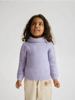 Reserved - Luźny sweter z golfem - lawendowy