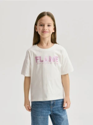 Reserved - Luźny t-shirt z nadrukiem - złamana biel