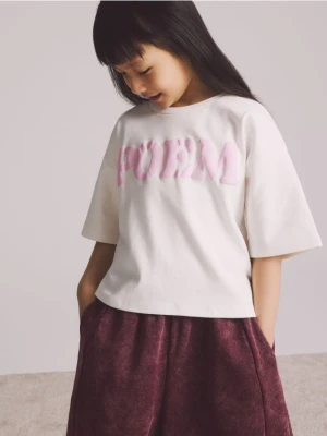 Reserved - Luźny t-shirt z nadrukiem - złamana biel