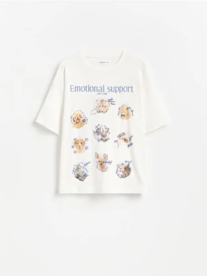 Reserved - Luźny t-shirt z nadrukiem - złamana biel