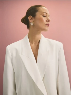 Reserved - Marynarka oversize z domieszką wełny - biały