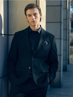 Reserved - Marynarka regular z dodatkiem wiskozy - czarny