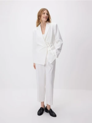 Reserved - Marynarka z wiązaniem - biały