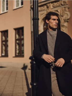 Reserved - Melanżowy sweter z golfem - ciemnobrązowy