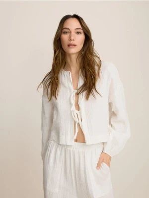 Reserved - Muślinowa bluzka z wiązaniami - biały