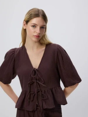 Reserved - Muślinowa bluzka z wiązaniem - brązowy