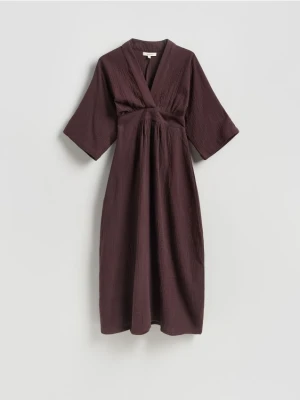Reserved - Muślinowa sukienka midi - ciemnobrązowy