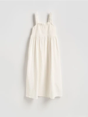 Reserved - Muślinowa sukienka midi - złamana biel