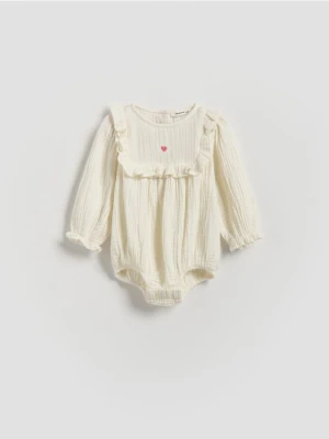 Reserved - Muślinowe body z falbanką - złamana biel
