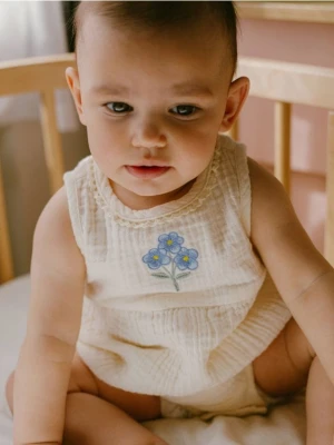 Reserved - Muślinowe body z haftem - złamana biel