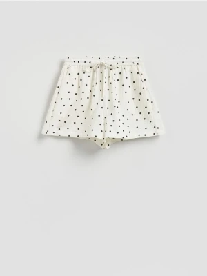 Reserved - Muślinowe szorty ze wzorem - biały