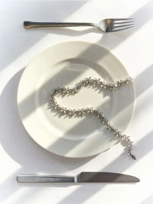 Reserved - Naszyjnik z motywem kwiatów - srebrny