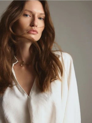 Reserved - Naszyjnik z różami - złoty