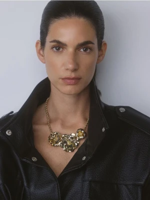 Reserved - Naszyjnik z zawieszką - złoty