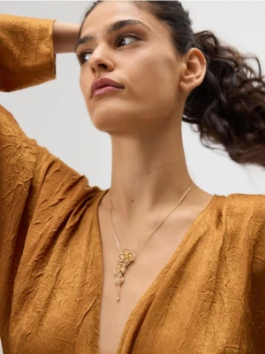 Reserved - Naszyjnik z zawieszką - złoty