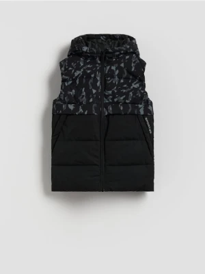 Reserved - Ocieplana kamizelka z kapturem - czarny