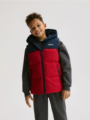 Reserved - Pikowana kamizelka z kapturem - czerwony