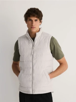 Reserved - Pikowana kamizelka z naturalnym puchem - beżowy