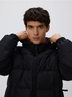 Reserved - Pikowana kurtka z chowanym kapturem - czarny