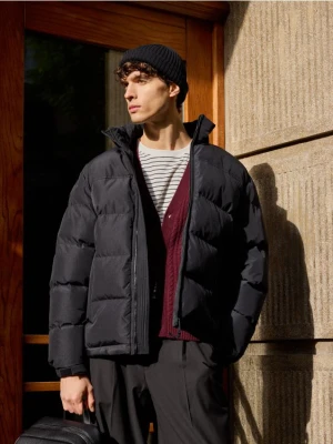 Reserved - Pikowana kurtka z chowanym kapturem - czarny