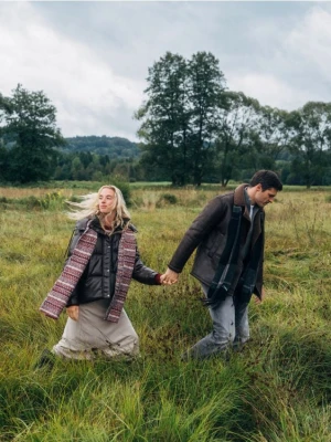 Reserved - Pikowana kurtka z kapturem - ciemnobrązowy