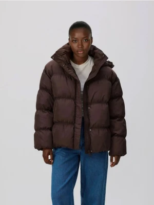 Reserved - Pikowana kurtka z kapturem - ciemnobrązowy