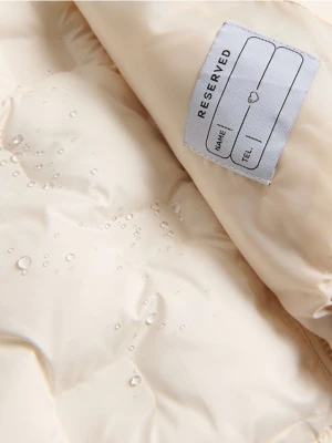 Reserved - Pikowana kurtka z kapturem - złamana biel