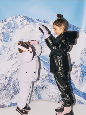 Reserved - Pikowana kurtka z paskiem - czarny