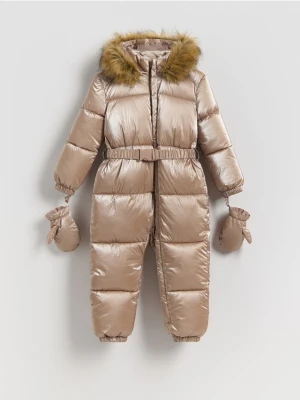 Zdjęcie produktu Reserved - PIkowany kombinezon z ociepleniem - beżowy