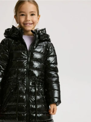 Reserved - Pikowany płaszcz z połyskiem - czarny