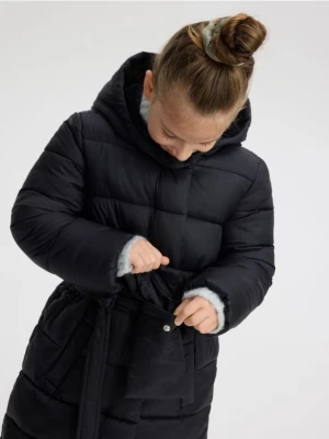 Reserved - Pikowany płaszcz z saszetką - czarny