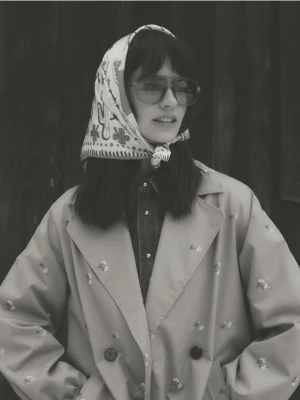 Reserved - Płaszcz z haftem - beżowy