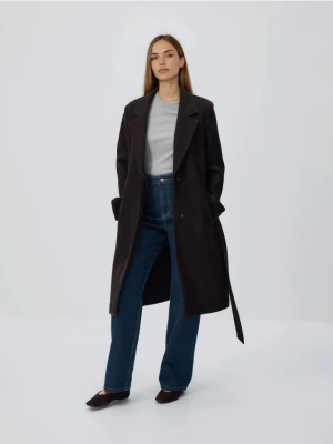 Reserved - Płaszcz z wiązanym paskiem - ciemnobrązowy