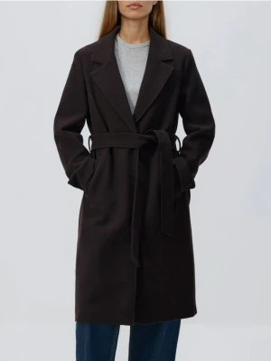 Reserved - Płaszcz z wiązanym paskiem - ciemnobrązowy