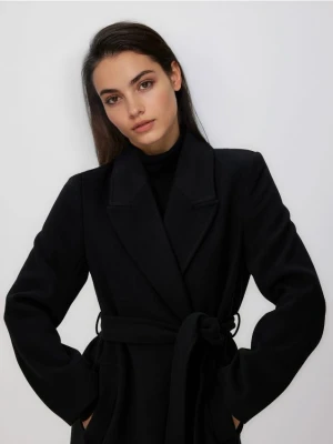 Reserved - Płaszcz z wiązanym paskiem - czarny