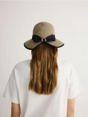 Reserved - Pleciony kapelusz z kokardą - beżowy