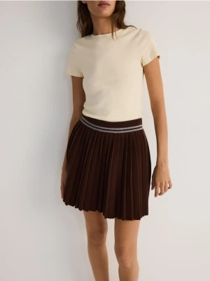 Reserved - Plisowana spódnica mini z wiskozą - brązowy