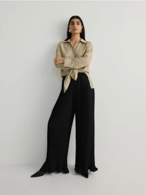 Reserved - Plisowane spodnie z wiskozą - czarny