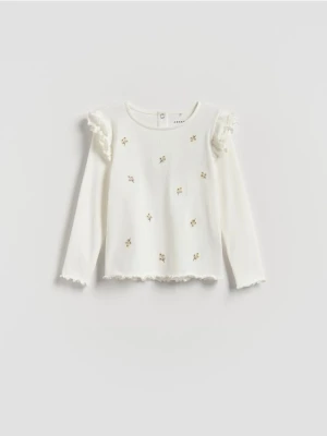 Reserved - Prążkowana bluzka z haftem - złamana biel