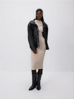 Reserved - Prążkowana sukienka z wiskozą - beżowy