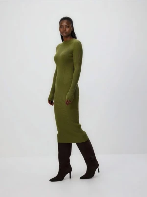 Reserved - Prążkowana sukienka z wiskozą - oliwkowy