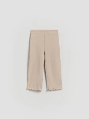 Reserved - Prążkowane spodnie - beżowy
