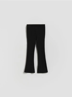 Reserved - Prążkowane spodnie flare - czarny