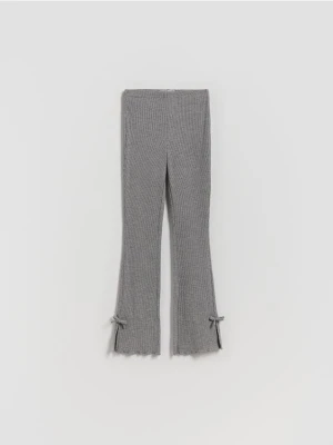 Reserved - Prążkowane spodnie z kokardkami - ciemnoszary