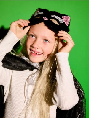 Reserved - Prążkowany sweter z wiskozą - złamana biel