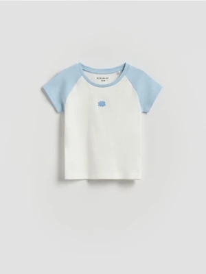 Reserved - Prążkowany t-shirt - jasnoniebieski