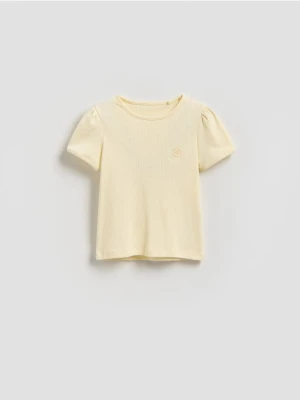 Reserved - Prążkowany t-shirt z haftem - jasnożółty