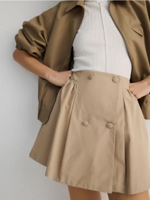 Reserved - Rozkloszowana spódnica mini - kremowy