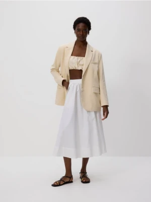 Reserved - Rozkloszowana spódnica z kieszeniami - biały